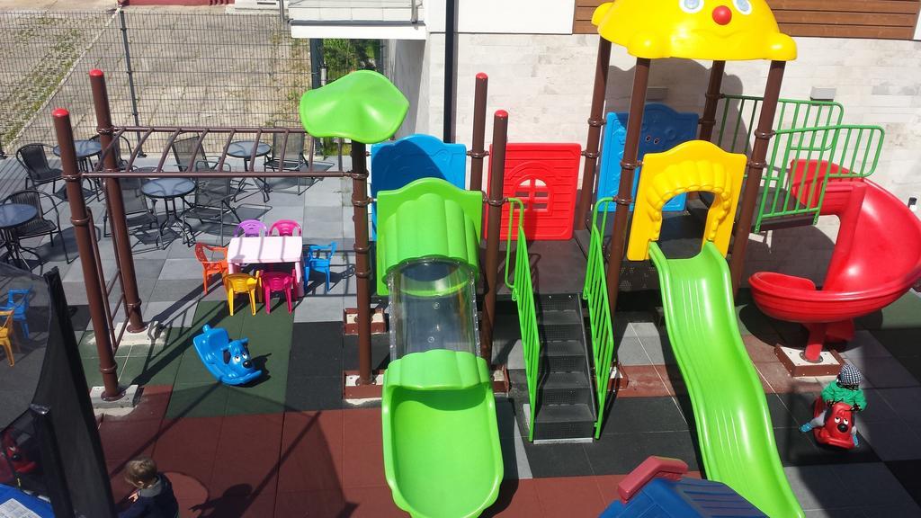 Marina Jastarnia Apartamenty w budynku z Basenem Bagian luar foto